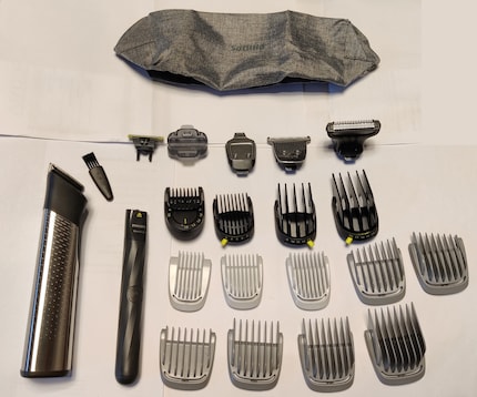 Un apparecchio principale, un secondo apparecchio e 18 accessori, oltre a una custodia, un cavo di ricarica e una spazzola per la pulizia: ecco cosa viene fornito con MG9553/15.